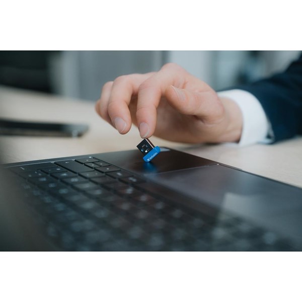 resimler/genel/VERBATIM 64GB 98711 Store 'n' Stay NANO USB BELLEK