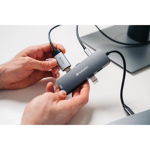 resimler/genel/VERBATIM CMH-08 USB-C Pro Çok Bağlantı Noktalı Dock