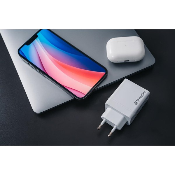 VERBATIM CHR-30EU1 30W 4 Bağlantı Noktalı USB Duvar Şarj Cihazı - Siyah