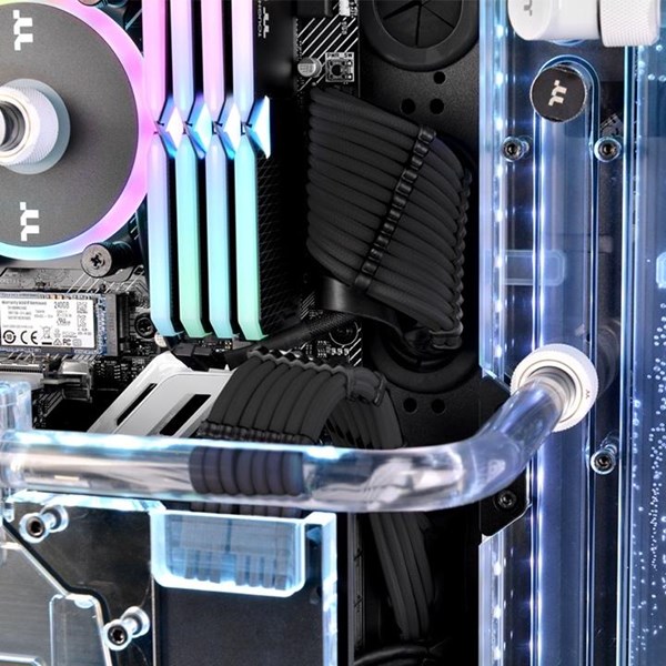 resimler/genel/Thermaltake AC-052-CN1NAN-A3 TtMod Black Power Supply Sleeved Kablo Seti (16 AWG)